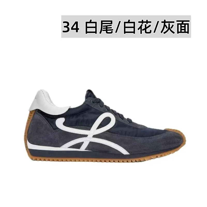 👟👟Ex-factory price 520👟👟 Men's size +10 Super 🔥Hot [LOEWE·Loewe] Forrest Gump shoes, invincible foot feel! The most popular model of the year, shoes with high moral training inside! 2025 new product series 💯Spliced ​​upper. The hidden inner height is soft and comfortable, and the minimalist style is very eye-catching. It is very advanced no matter how you match it. The heel design is novel. Soft and comfortable, and the splicing is light and comfortable: the foot feels invincible. It is rated as the most comfortable running style. It feels like walking on flat ground❤️Original details! The low-cut shoes have the initials of the brand logo on the side, making them a must-have for your shoe cabinet! Upper: imported suede + cowhide + original cloth splicing, cowhide foot pads, original customized abrasive tool combination outsole! Original packaging! 🏆 ✦Upper: imported suede + cowhide + original fabric splicing ✦Insole: movable latex cowhide insole ✦Outsole: original molded TPU combination outsole ✦Female size: 35--40, ✦Male size: 39--45,